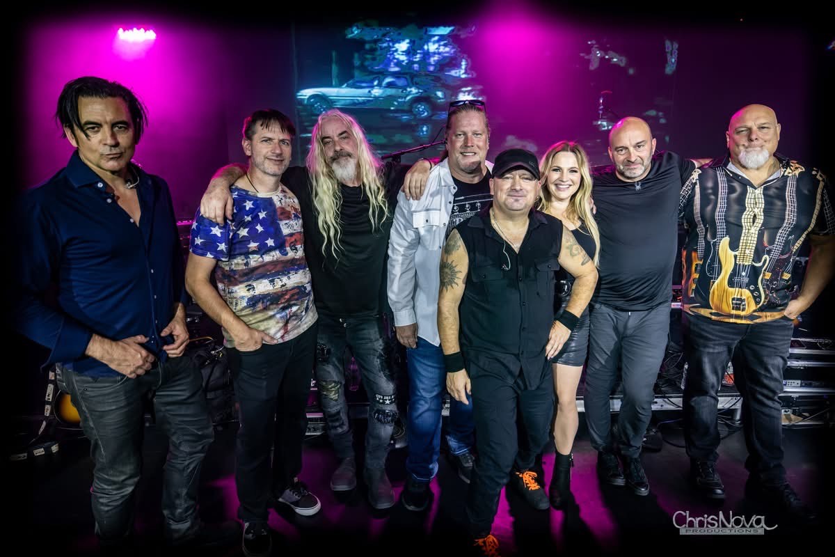 band photo, 8 people